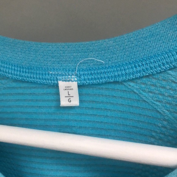 Lululemon classic vneck workout shirt - Picture 4 of 4